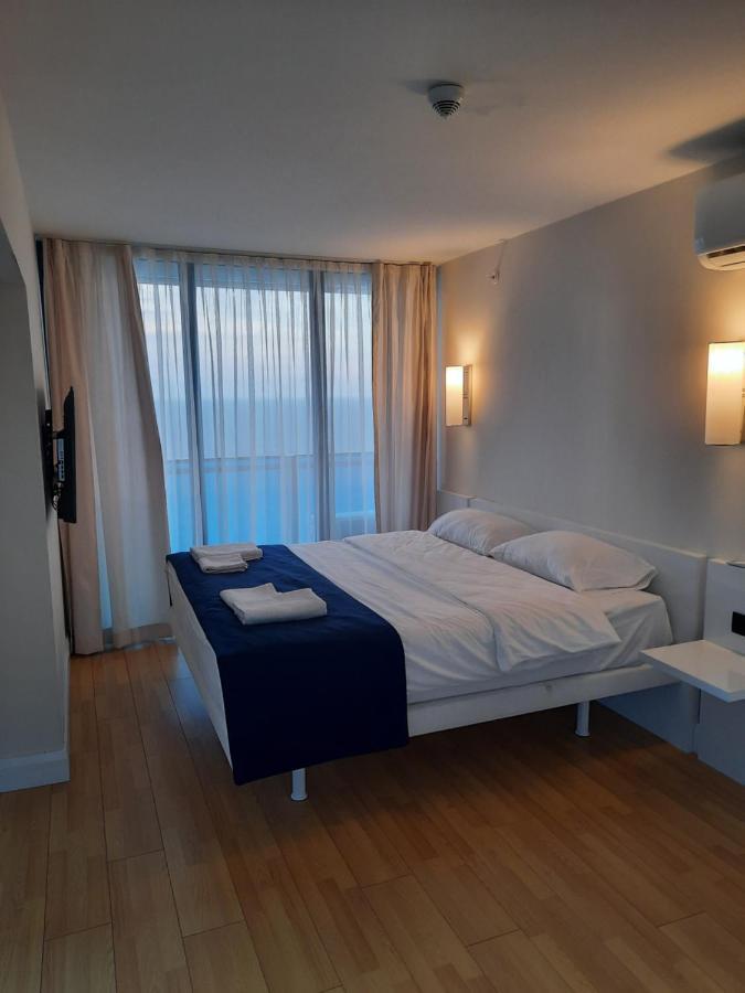The Best Beach Aparthotel Orbi City Batumi Bagian luar foto